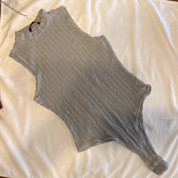 Bundle of bodysuits - Picture 5 of 8